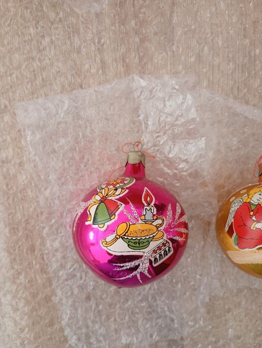 Bombki z okresu PRL 2 sztuki !