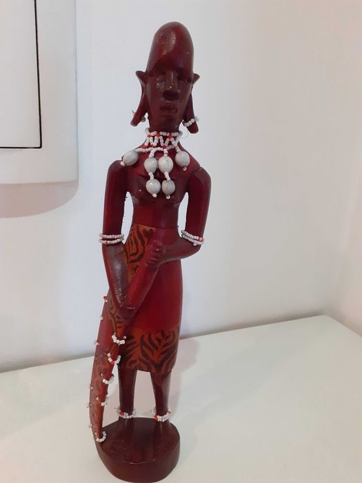 Figuras africanas artesanais