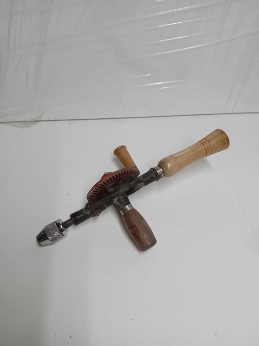 Furador manual antigo