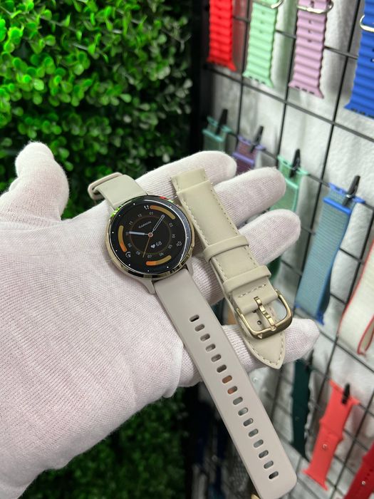Garmin  Venu 3S Soft Gold AND LEATHER Band 010-02785-55 WATCHMANIA