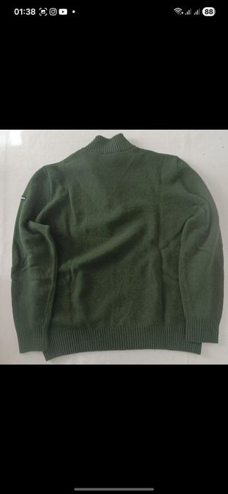 Camisola gola alta com fecho