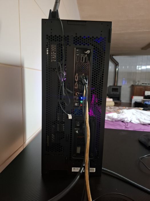 pc gaming ITX - ryzen 7 9700X - RX 9070 XT - 32GB - 4TB