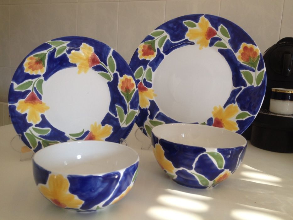 Faiança portuguesa pintada à mão