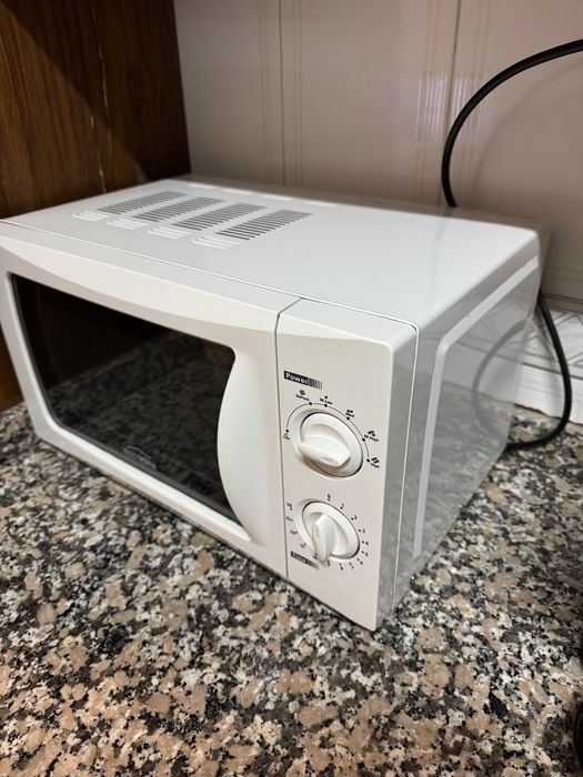 Micro-Ondas – 20€