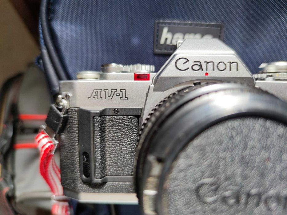 máquina fotográfica Canon aAV-1 analógica + objetiva