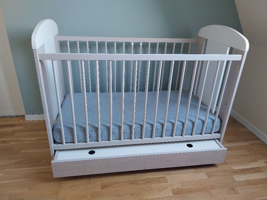 Łóżeczko niemowlęce drewex żyrafka z szufladą