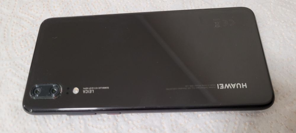 Мобильный телефон Huawei P20 4/128GB Black