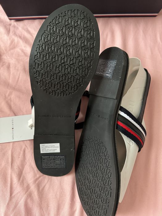 Skorzane sandałki Tommy Hilfiger r. 39