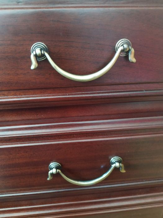 Cómoda + mesa de cabeceira antiga