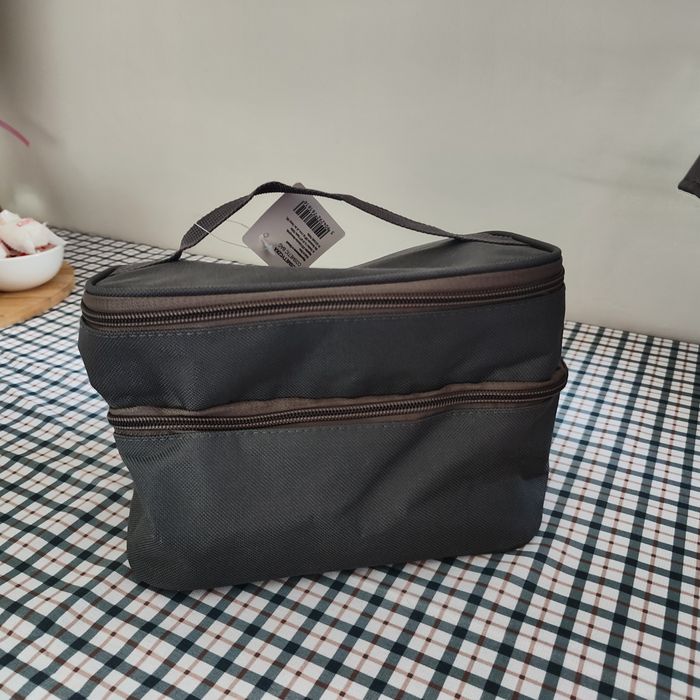 Kosmetyczka dwupoziomowa