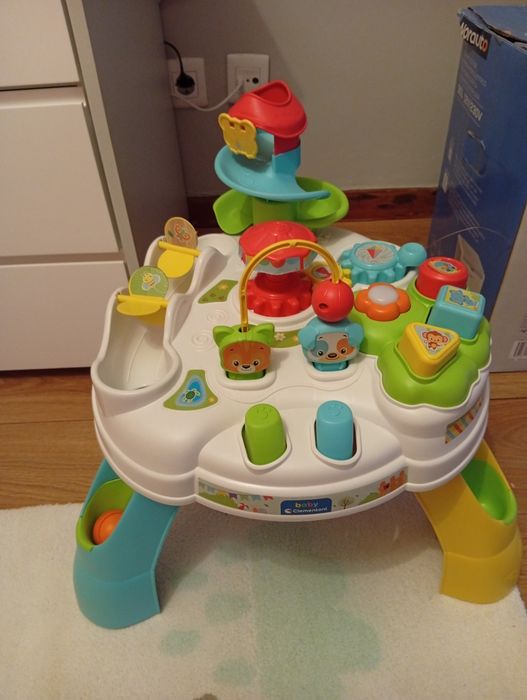 Mesa de atividades infantil