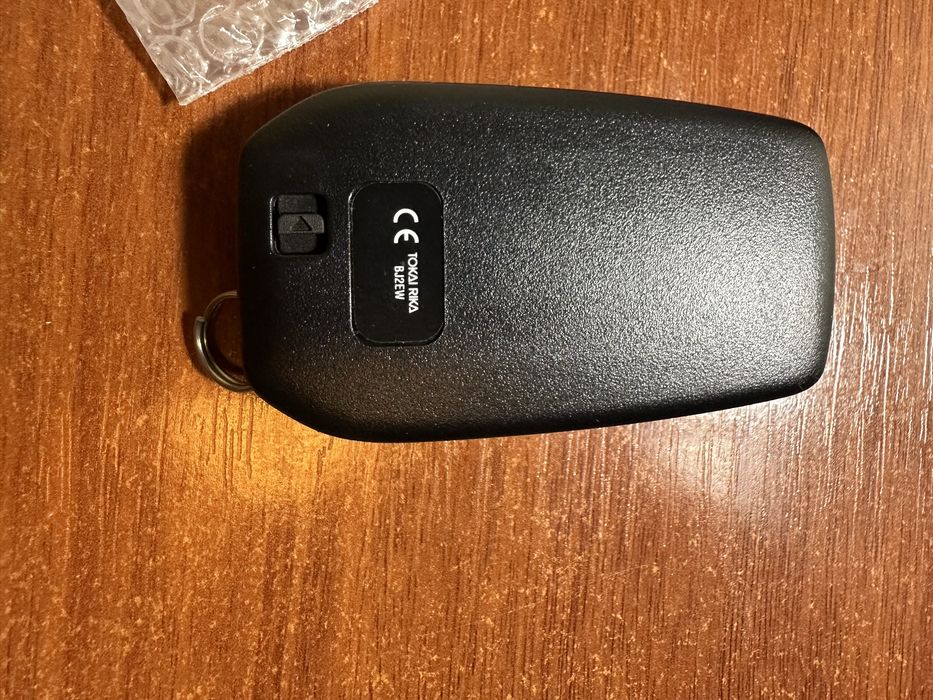8990460k80 ключ оригінал Toyota 200