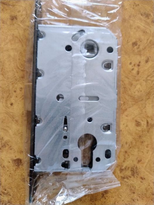 Корпус замка під циліндр