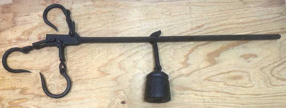 Balança romana antiga em ferro forjado 80 cm