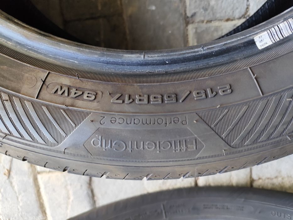 Pneus 215/55r17 Goodyear EfficientGrip Performance 2 80% piso
