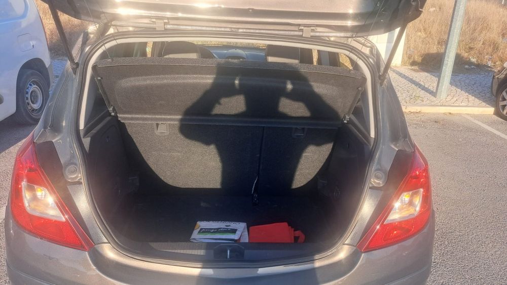 Opel Corsa 1.3 CDTI de 95 CV  2014 /08 em  excelente estado