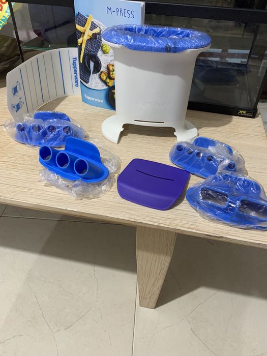 Instrumento de fazer farturas, churros da marca Tupperware