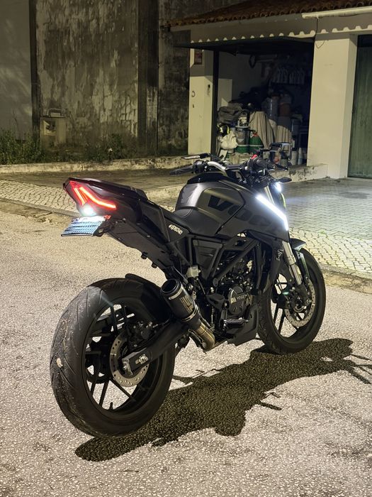 Voge 125r com extras