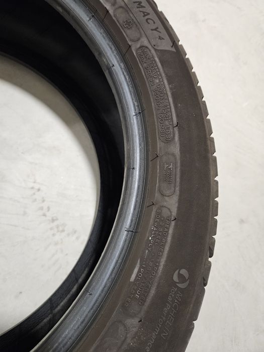 Pneu Michelin Primacy 4+ 215/50 R17 95W XL  FP