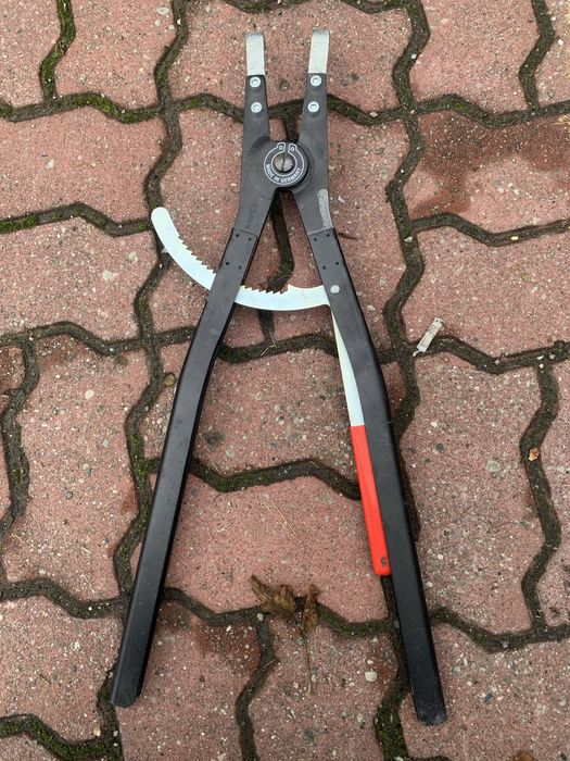 Duże szczypce Knipex do segerów zewnetrznych pierscieni osadczych