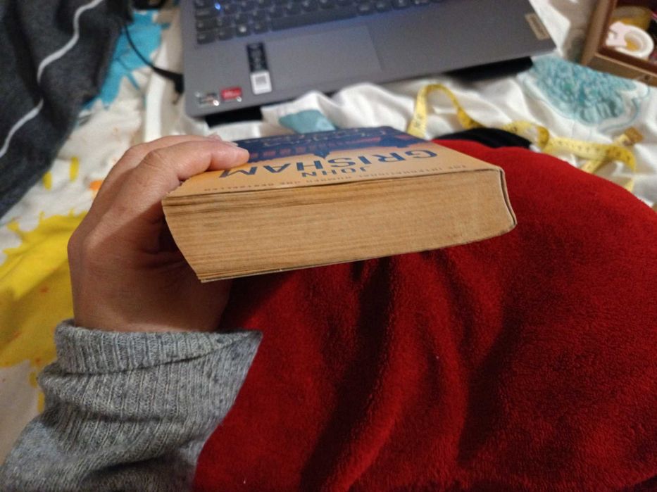 Livro de John Grisham " Playing for Pizza" - Ref.: L - 4