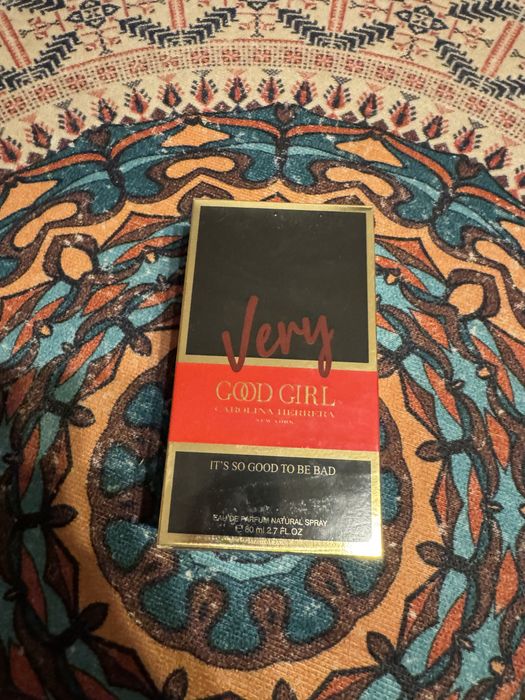 Carolina herrera 80ml very good girl