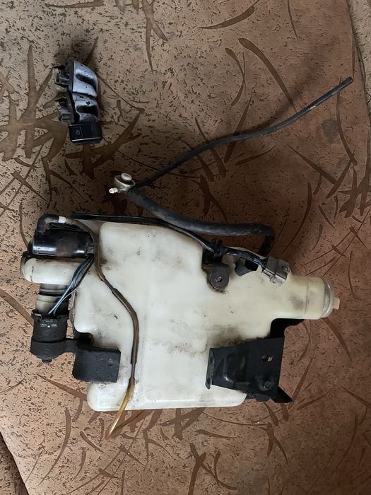 Продам комплект омиватель фар мазда 626 GD