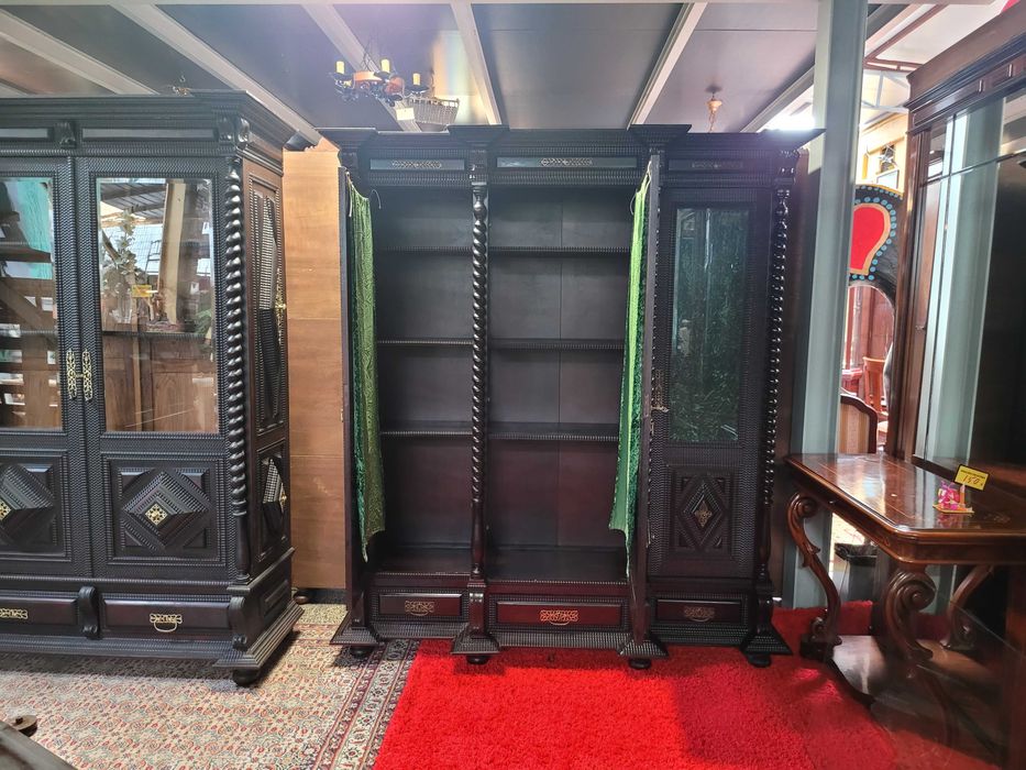 Fantástico livreiro antigo em madeira maciça - óptimo estado e quali