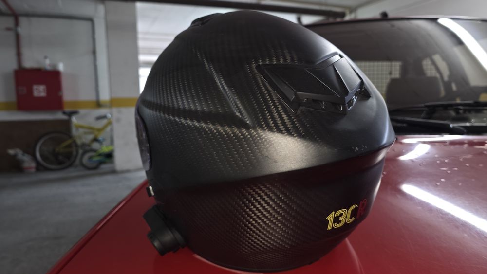 Capacete em carbono tamanho M