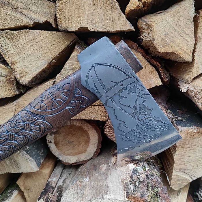 Подарочные кованые топоры ручной работы