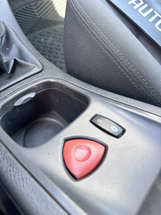 Renault Laguna — fotografia 12
