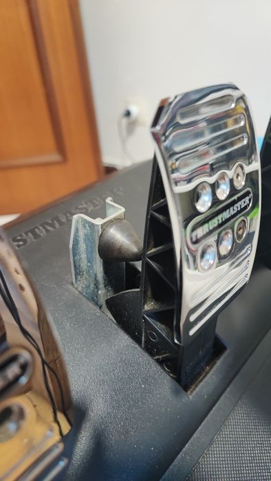 Thrustmaster TMX pro com garantia até 2030