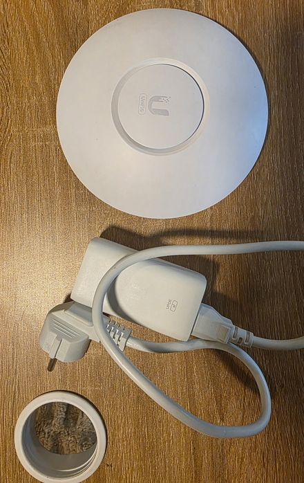 Router Draytek 2136 + U6 Lite - Novo