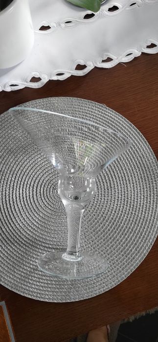 Stary wazon lub świecznik w kształcie ściętego kieliszka do martini