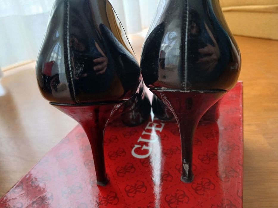 Stilleto verniz preto Guess 37