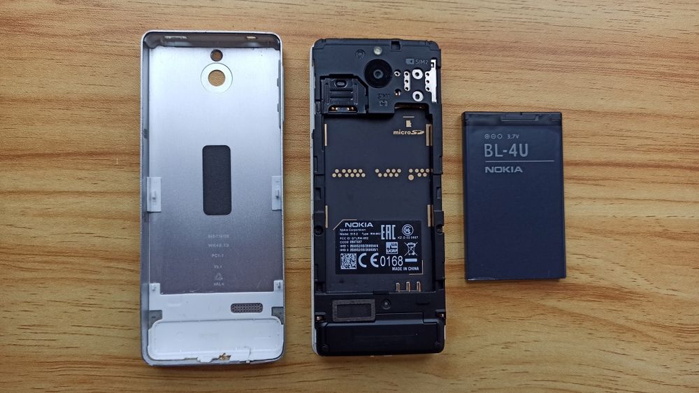 Телефон кнопочный на 2 сим карты Nokia 515