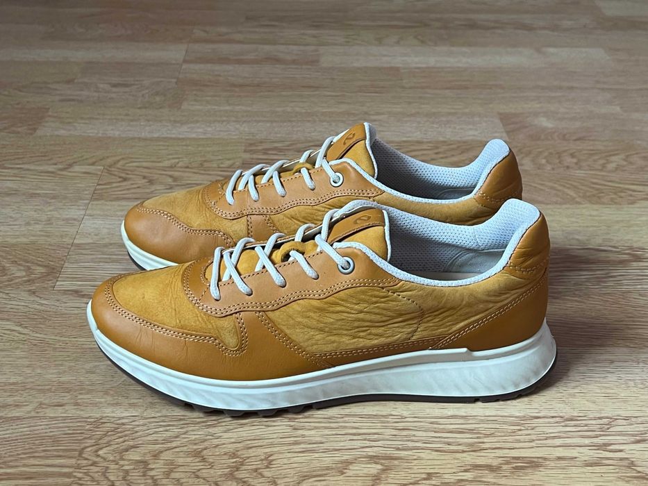 Шкіряні кросівки Ecco 40 розміру в стані нових