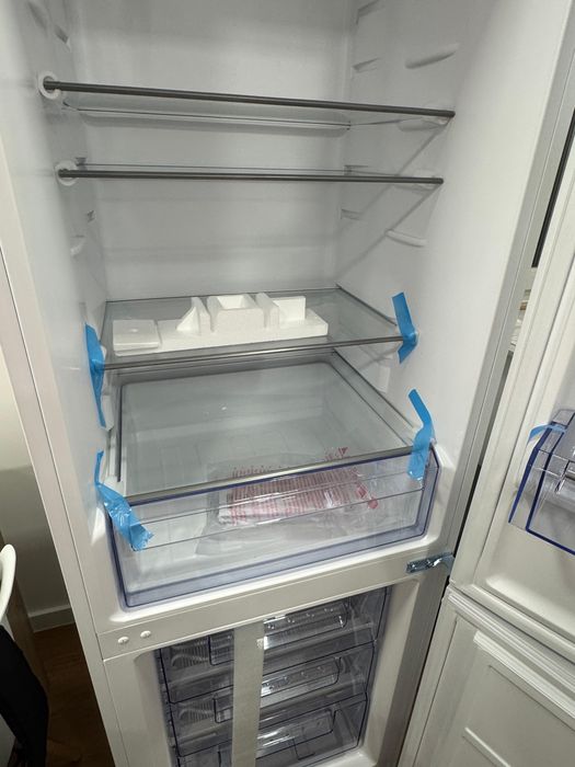 Frigorífico Combinado Haeger CR-32W.016A
