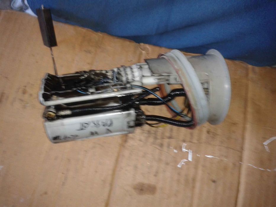 Bomba de combustível VOLKSWAGEN Passat (3B3)