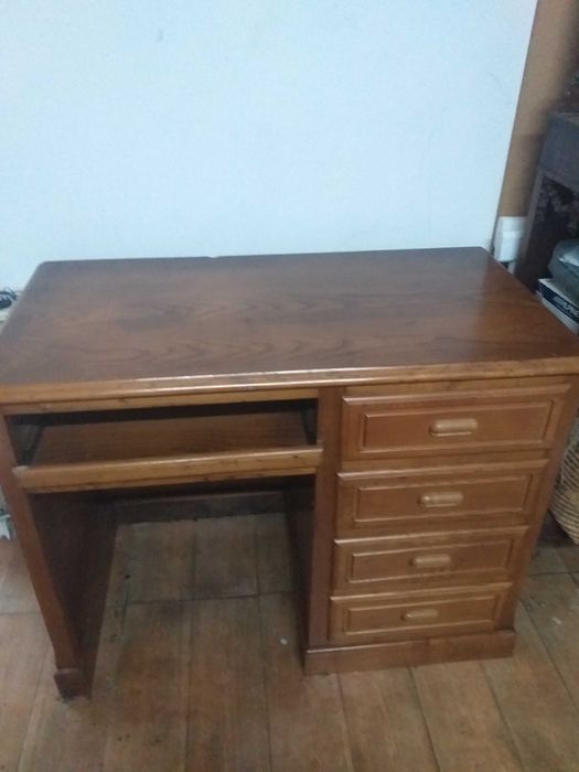 Secretaria clássica em madeira