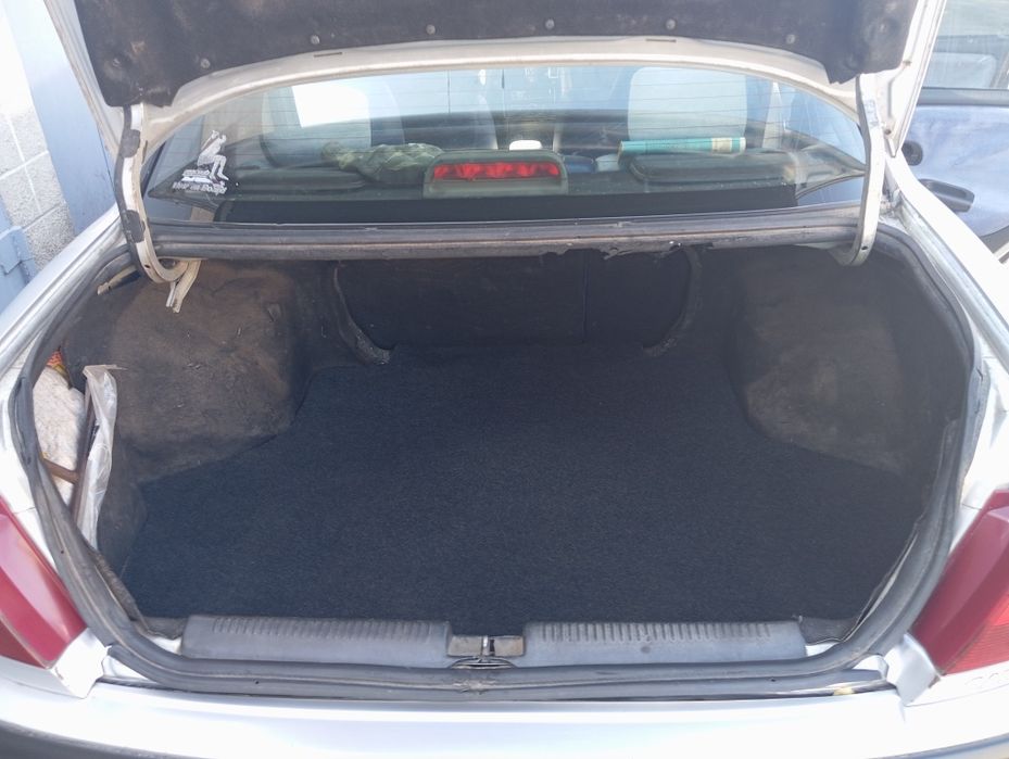 Mitsubishi Карізма 2002