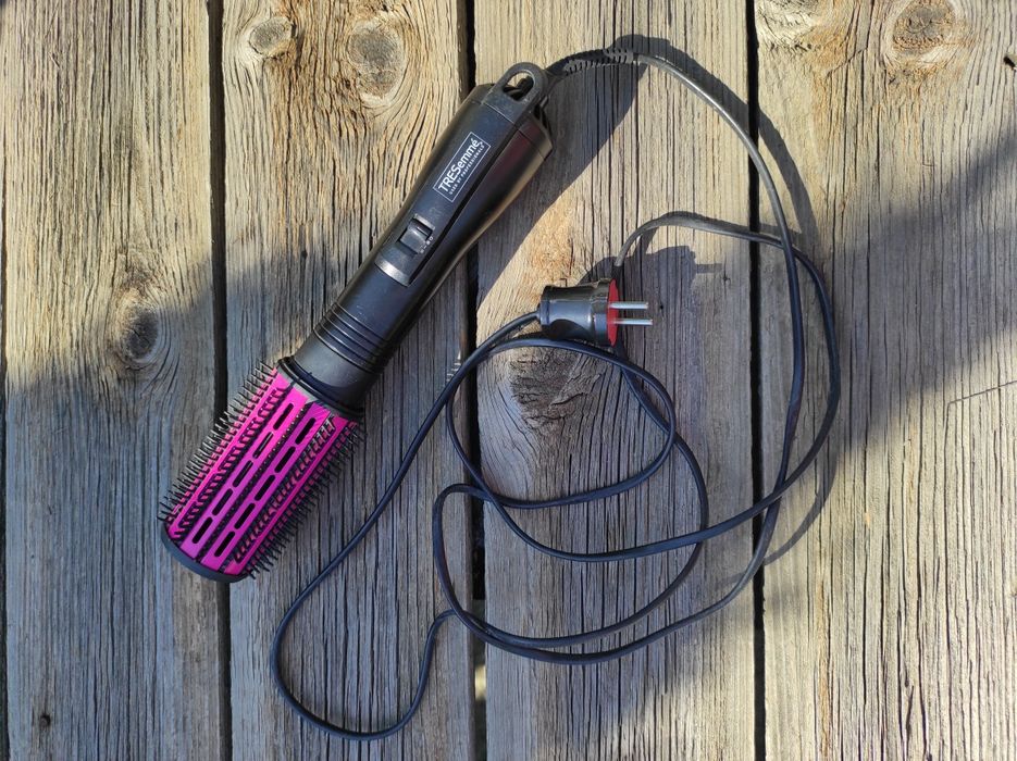TRESemme 2776BU Кератинова щітка Smooth Volume Hot Air Styler - 700 В