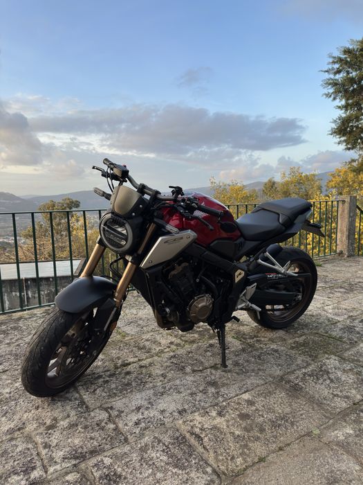 Honda cb650r 2021 35kw (livrete)