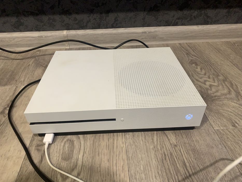 Консоль Xbox One 1TB
