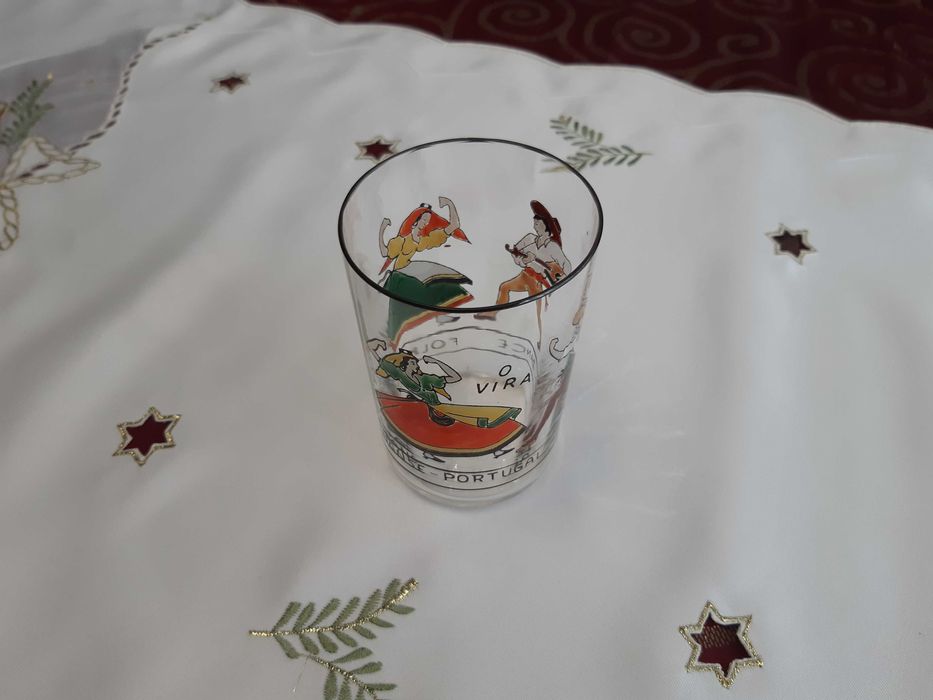 Copo policromado "O Vira" (Portugal) séc. XX