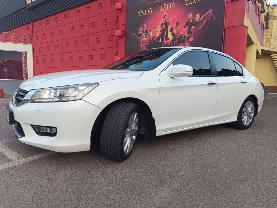 Продам Honda Accord Executive.