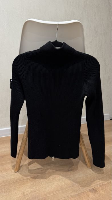 Продам кофту  stone island