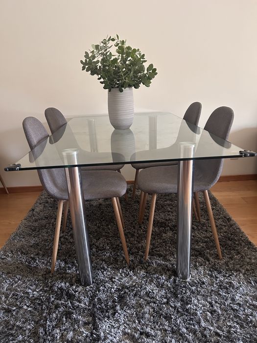 Mesa de jantar com tampo vidro