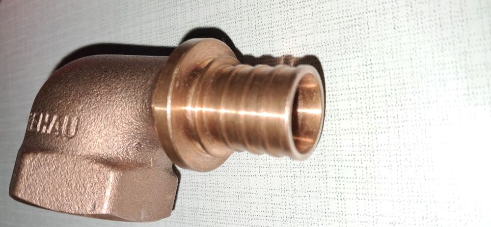 Кутник В REHAU Rautitan RX