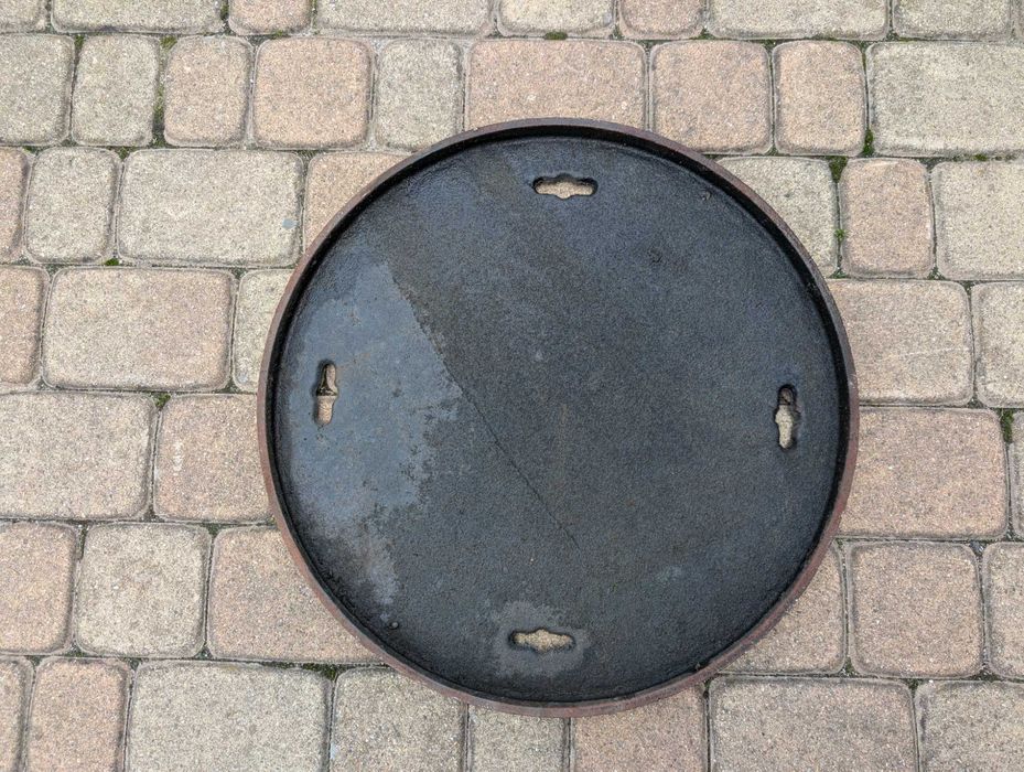 Właz żeliwny 50 cm